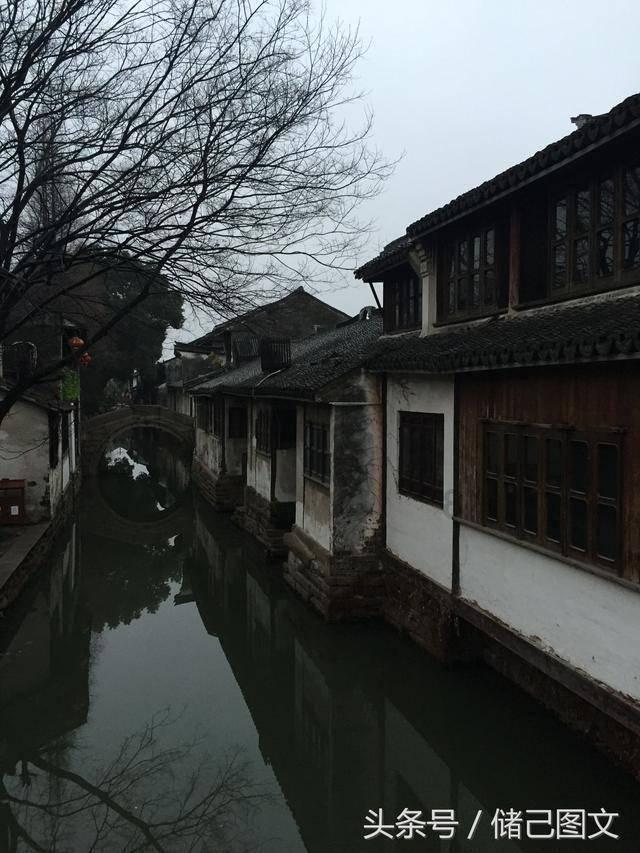 白色帆布包弄上中性笔水怎么清洗干净？